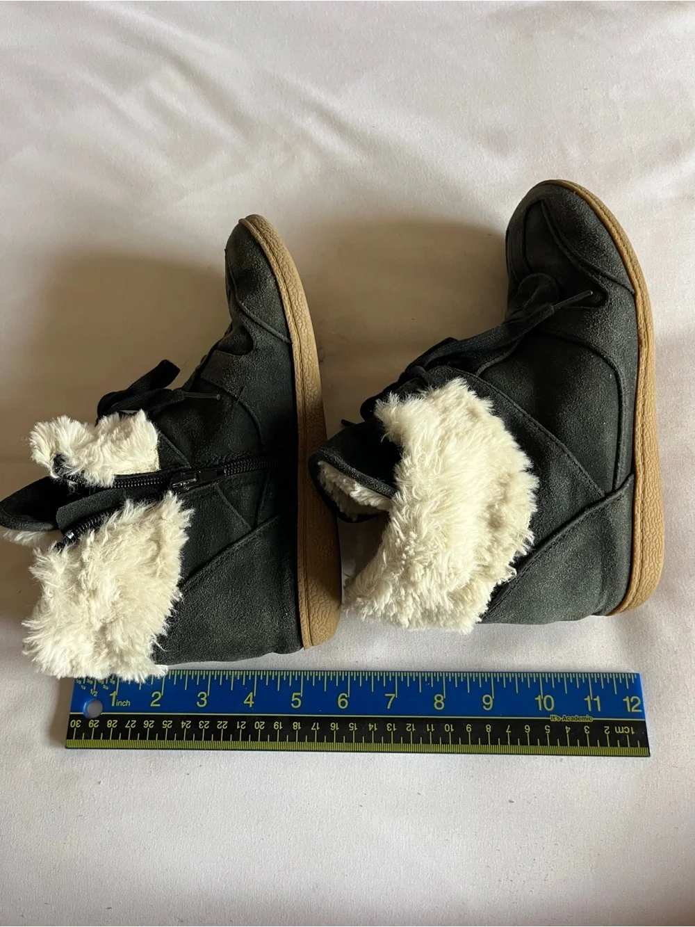 Justice Girls Size 9 Dark Gray Faux Fur Trim Lace-Up Ankle Wedge Boots
